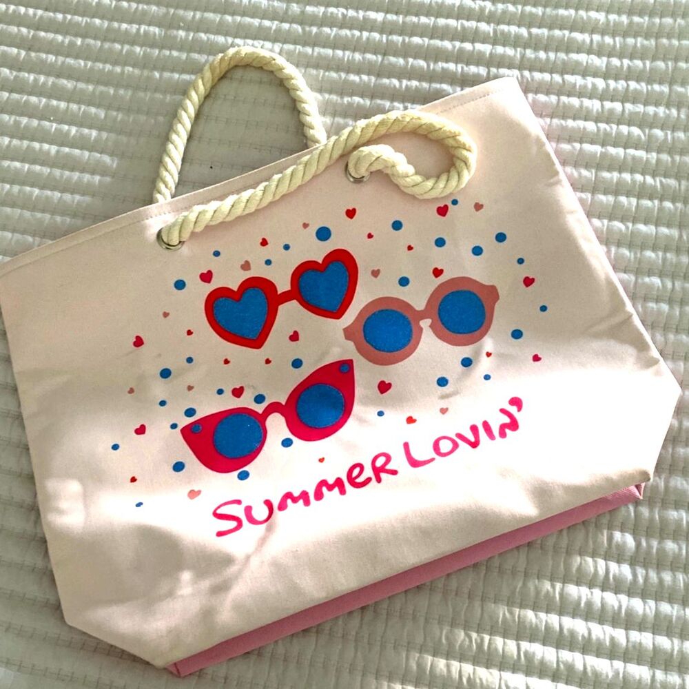 SUMMER LOVIN’ Tote bag